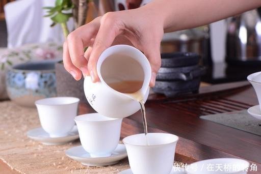 痛风|尿酸高,坚持做好两件事,降尿酸,远离痛风