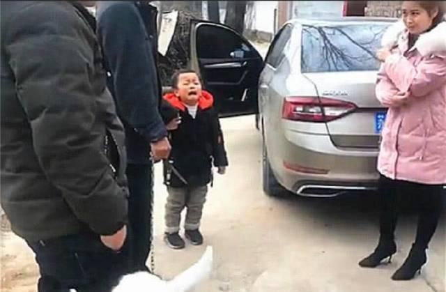 外甥来一趟家里,非要把羊给牵回家,舅舅无奈我有什么办法呢