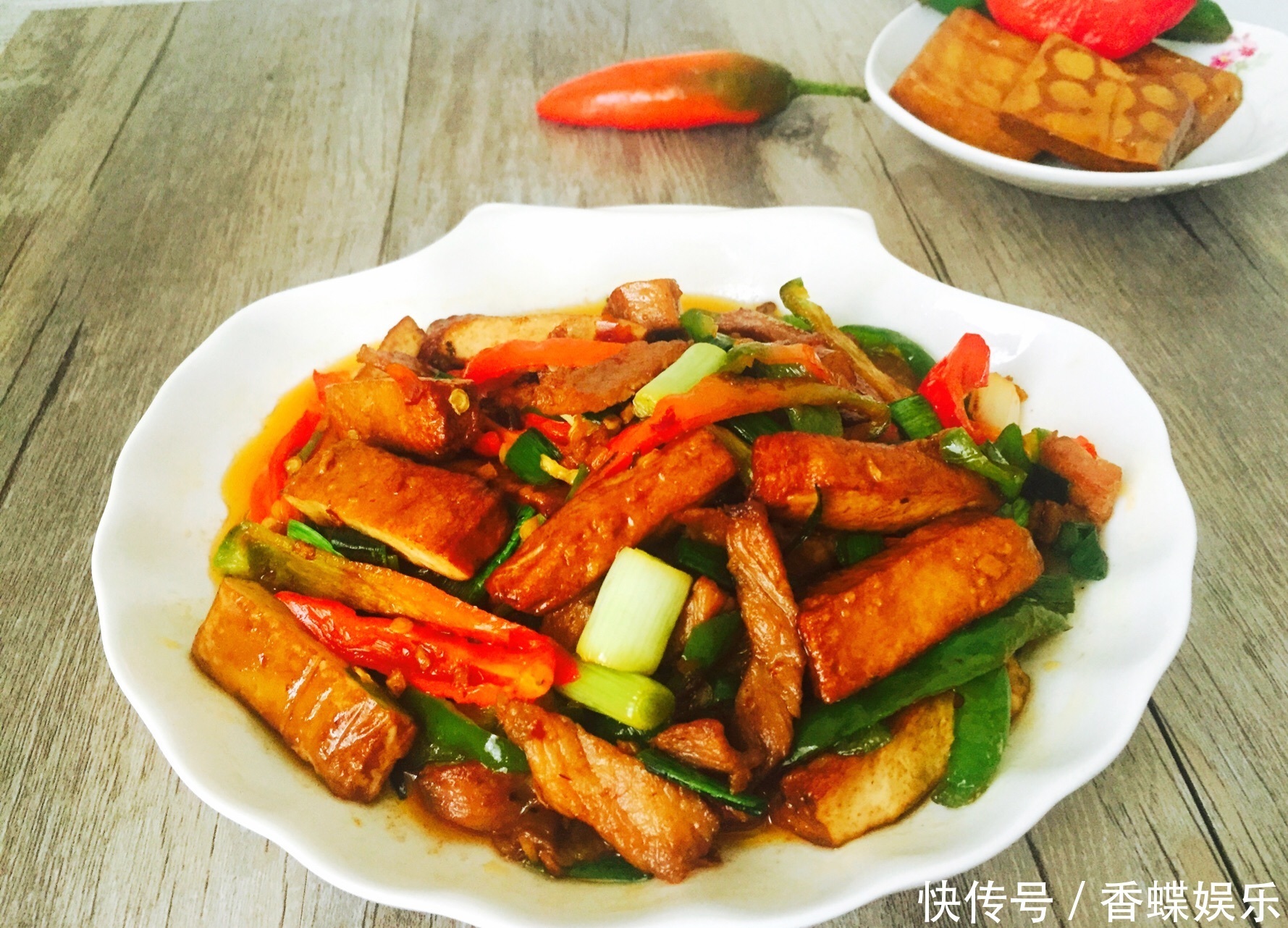 豆干炒肉,简单家常菜,随手一做10分钟吃饭,干香下饭