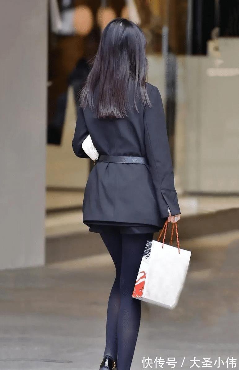 街拍|美女街拍:七彩斑斓的小姐姐,你是准备踏着祥云来接我吗?好想帮她买杯奶茶