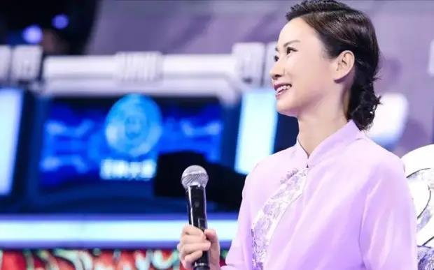 赵明诚!知名美女教授杨雨,自诩当代李清照:“好酒、好赌还好色”