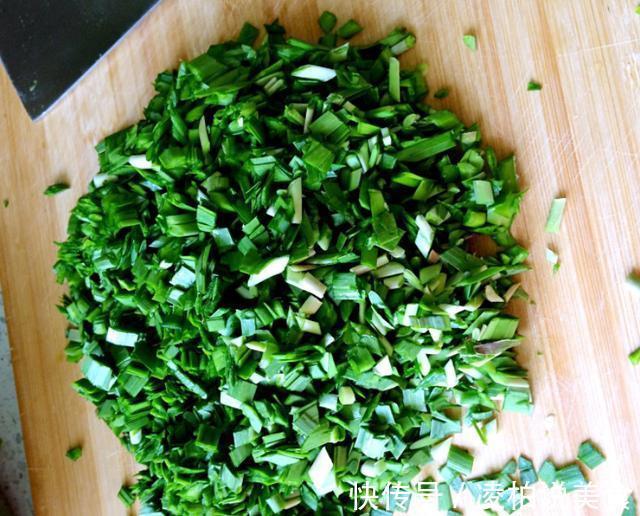 做韭菜鸡蛋饺子馅时,婆婆加了点它,韭菜翠绿不出水,味道也更香