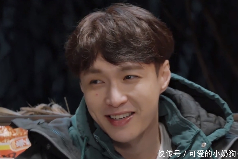 这才叫自律!面对美食,彭昱畅吃了4碗半米饭,张艺兴?半碗