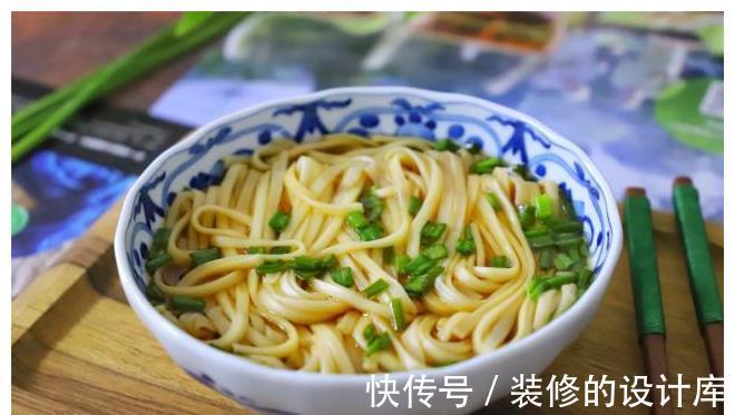 泡面|最适合懒人的一碗面,5分钟搞定,酸爽开胃,比煮泡面还简单