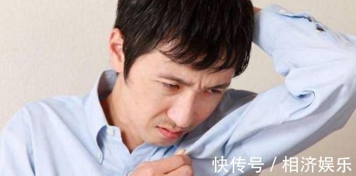 口臭|肝不好的人,2点地方会有前兆,一般人不留意,肝癌悄然而至