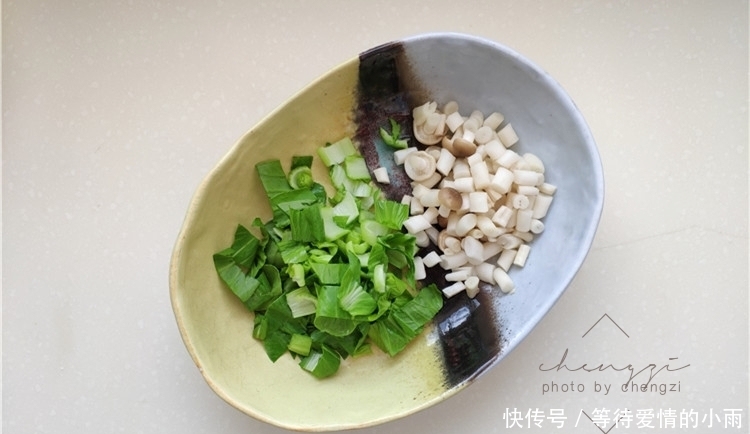 太鲜|此碗粥悄悄走红朋友圈,4种食材10分钟搞定,太鲜了!明天接着吃