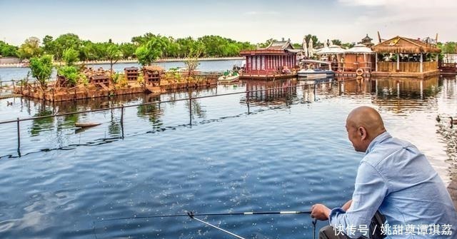 实用性几乎为零,被时代所淘汰的产物鲫鱼竿玩的是一种情调