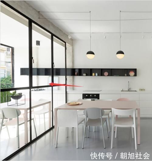 业主|真有一套!厨房橱柜打到阳台,玻璃隔断成了中西双厨用起来更爽