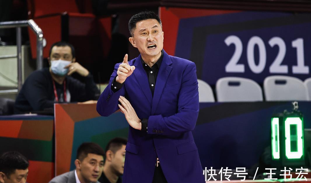 广东|一边倒!辽宁20分大胜广东,杜锋不忍直视,易建联6中0走向平庸