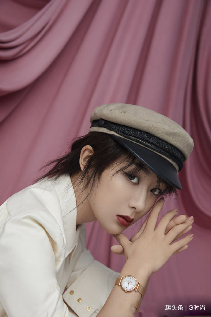 穿搭 明星们争相示范早秋穿搭,轻松舒适不失时髦感,还很容易学