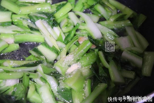 春天不吃这菜太亏，3月过后千金难买！两块一斤，老板：不够卖