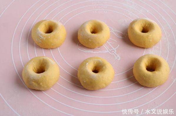 干果|早餐别总吃油条,试试更好吃的南瓜甜甜圈,非油炸更健康