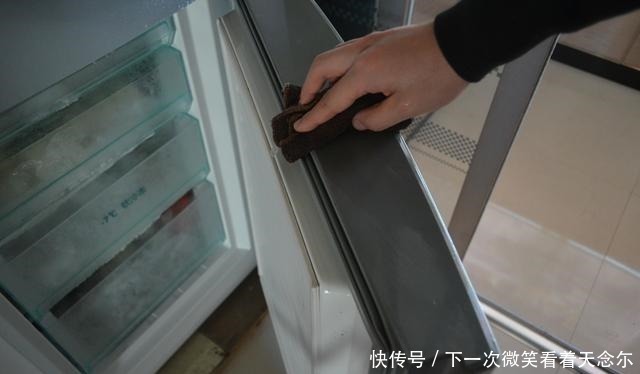 白醋|冰箱脏了不可用水擦,教你一个诀窍,冰箱污渍细菌全去除,真受用