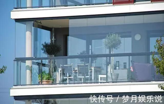 设计|第一次见有人这么封阳台,这是我见过最好的设计,好看又实用!