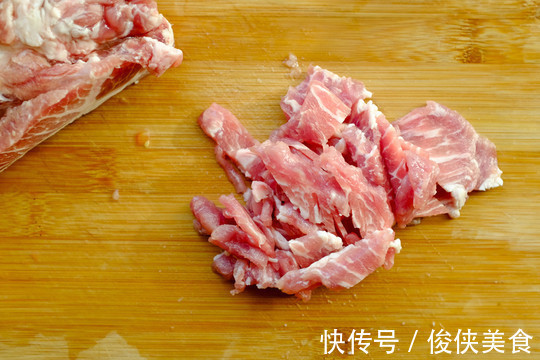 肉嫩|无论炒什么肉，都不要直接下锅炒！牢记这4招，肉嫩滑好吃不粘锅