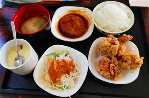 定食|吃遍大连-主食配菜小菜汤,一个盘内托出来,暖心的定食,丰富了你的肠胃~