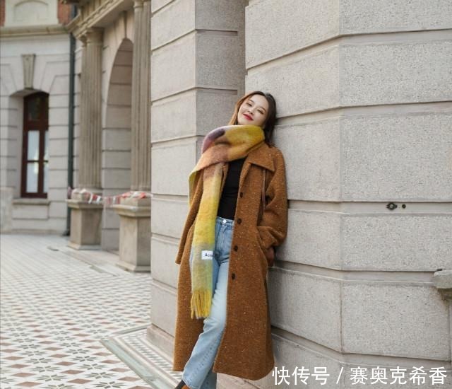 这才是小个子该有的穿搭:“九分裤+短靴”,这么穿显身材又时髦