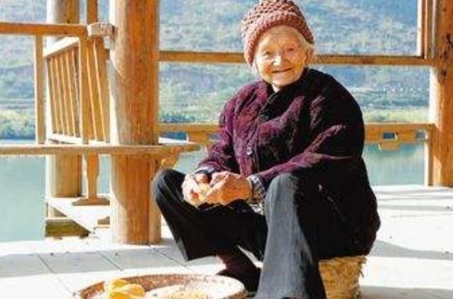 眉毛|寿命长短,外貌会“显露”,长寿老人基本都有,赶紧看看你满足吗