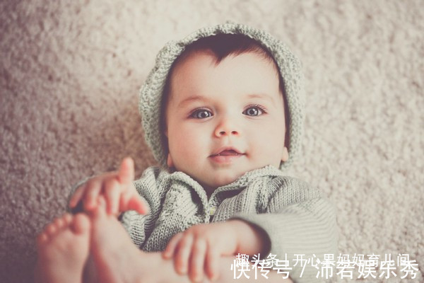 大动作|宝宝1周岁以内,睡觉时若有这三种表现,代表大脑发育很好,恭喜