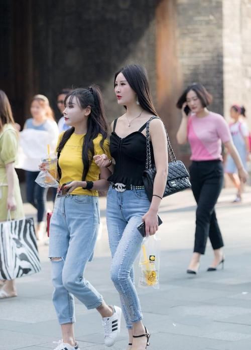 高跟鞋|美女红唇明艳又高贵,气场十足,很有时髦范