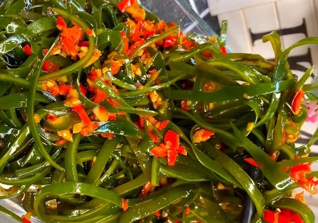 怪不得凉拌海带丝那么好吃，掌握一个诀窍，清脆爽口，鲜香味美！