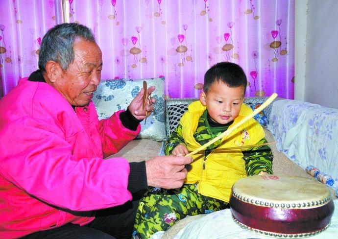  梨花大鼓|一鼓一板一三弦 源于犁铧碎田间