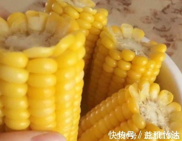 开水|原来煮玉米还分冷水下锅和开水下锅,以前都白吃了,此法煮才健康