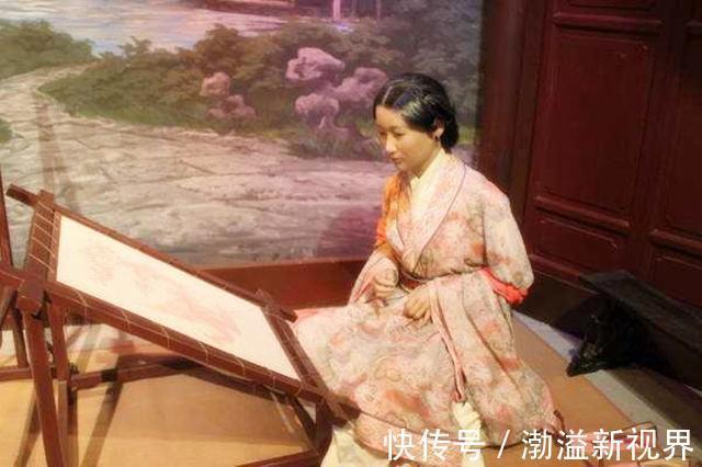 凌惠平#工地施工时,突然挖出了一具女尸,经历了两千年尸体竟然还有弹性