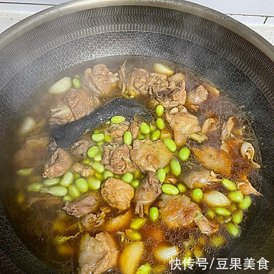 毛豆烧鸡|美食新滋味：好吃不腻的毛豆烧鸡