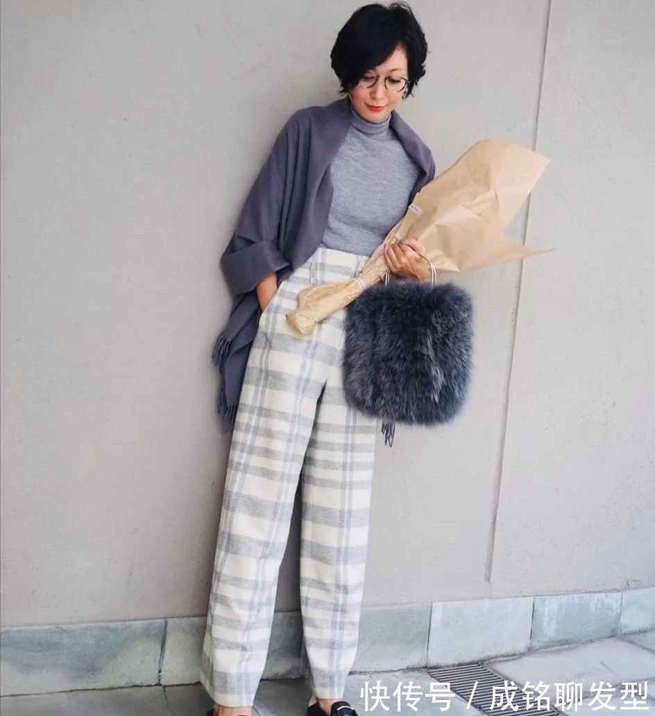 田丸麻纪 人到中年穿衣远离“大妈感”,学会这几种搭配,基础款穿出高级感