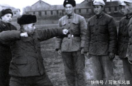 越南|知道许世友将军挂帅后,越南大将武元甲有何反应笑着说两个字!