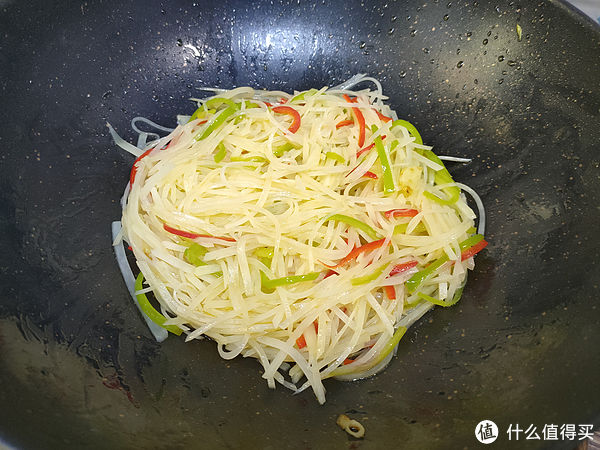 小酥肉|炒土豆丝，记住“一泡一焯两点醋”口诀，脆爽入味，怎么炒都好吃