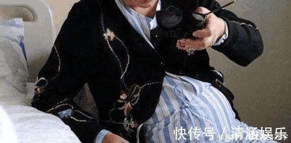 父亲|25岁儿子和父亲打起来了，因产房里面，49岁孕妇生了双胞胎