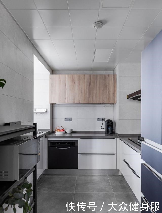 收纳|难怪“横厅”结构的新房,越来越受欢迎,看了她家才知道有多爽!