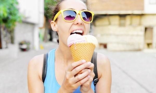 冰淇淋|关于女友的“我只吃一口”,包子一口下去只剩皮,奶茶珍珠全没