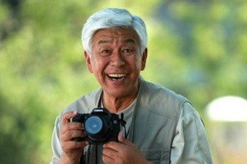 振荣|张洪杰为何75岁仍带着“丑妻”拍戏原来家里养了“一群狼”