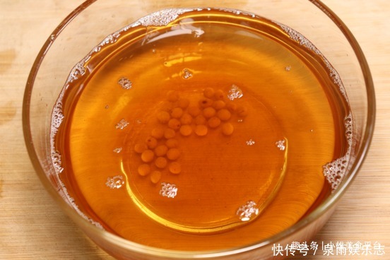 营养成分|熬猪油时,加水还是放油好多人做错了,教你正确做法,又白又香