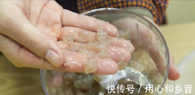 一款比蚯蚓和红虫还好用的饵料，最适合水温低时用，爆护就靠它了！