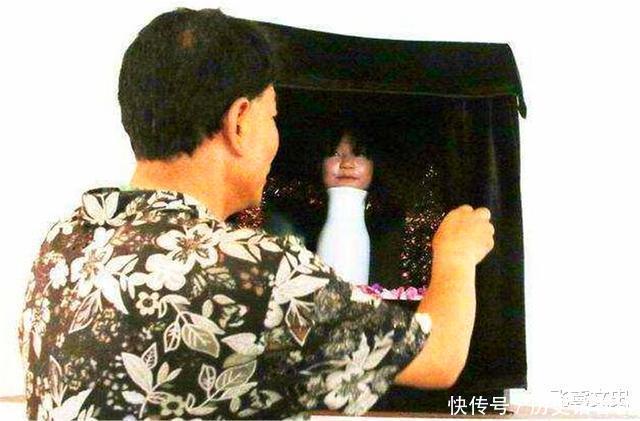 童年记忆花瓶里长出来的“花瓶姑娘”,到底是如何欺骗小孩的