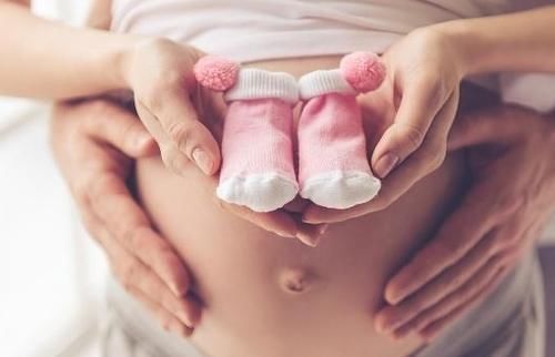 少喝|这两个阶段,孕妈最好不要“打扰”胎儿,因为他可能正在“熟睡”