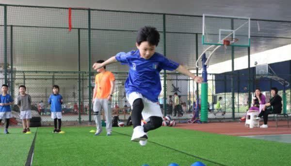 玮玮|2物是长个“抑制剂”,娃儿经常吃身高或会减少9公分