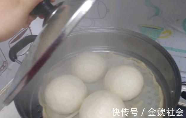 不管蒸馒头还是包子,牢记这“3诀窍”,蓬松饱满,暄软不发硬