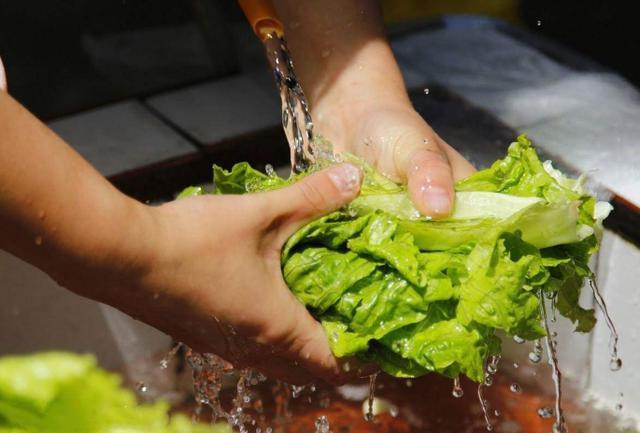 奶奶|1岁半男童,因奶奶的勤俭“节约”,永远的离开了,家人痛哭失声