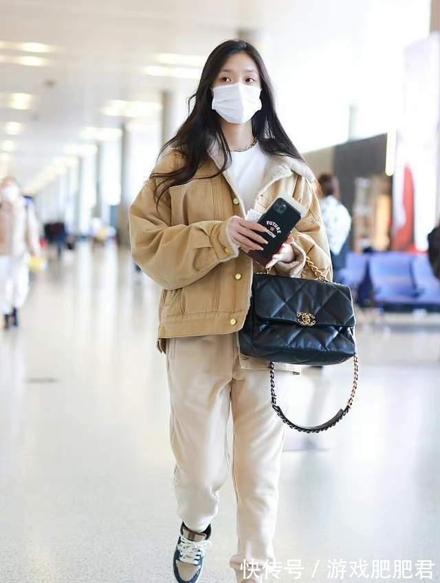 紧身牛仔裤 如今“露脚踝”已经过时了!这才是秋冬正确的穿搭方式,时髦保暖!