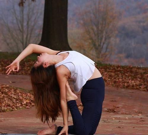 上半身|又调皮了,会做这些动作,代表你的瑜伽水平非常高了