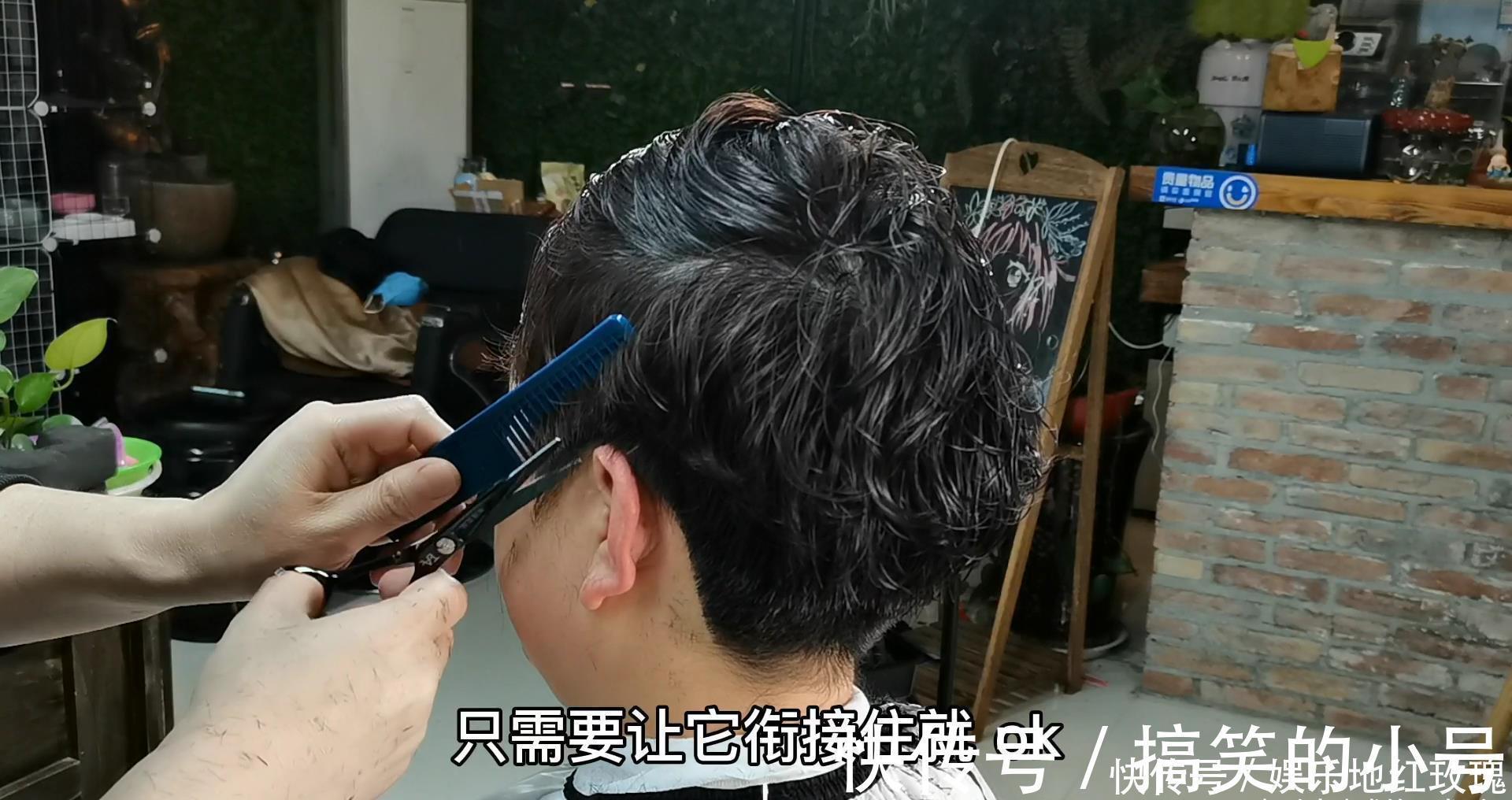 烫发|50岁女人短发这样做,发根蓬松烫+发尾纹理烫,减龄干练又显气质