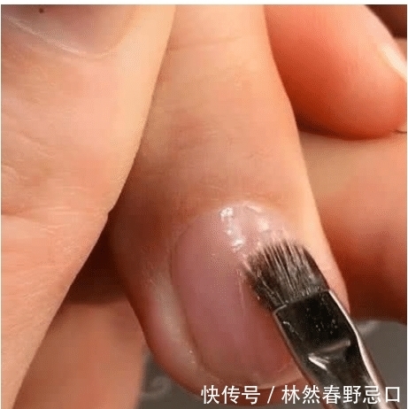 别再去美甲店了,最近这款“棉花”延长指甲火了,自己在家就能做