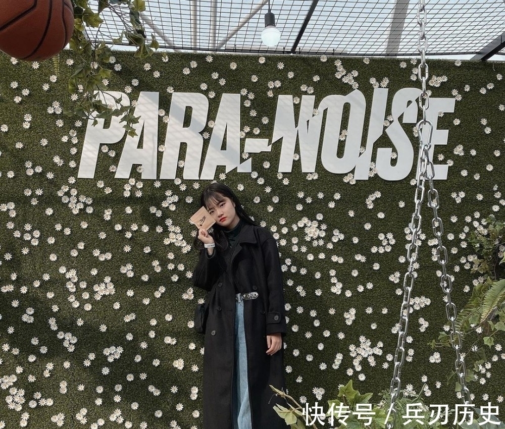 雏菊&首尔最新打卡点!GD亲自绘画、超大雏菊LOGO,怎么拍都是仙女等级