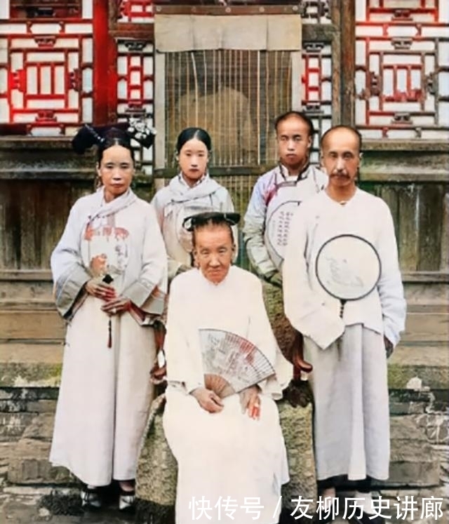 老照片|清末老照片:图1实在太吓人了,图7穷得连裹脚布都买不起