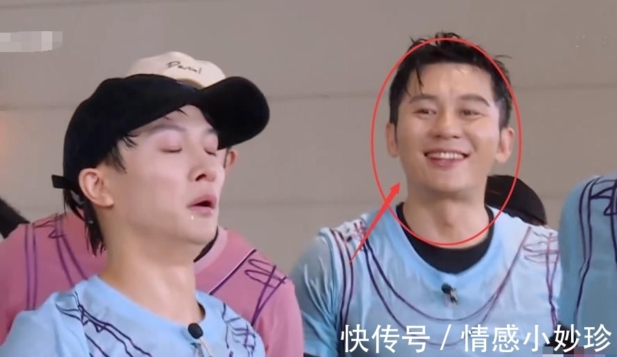 细节见人品,在周深找眼镜的时候,只有他主动帮忙,其他人呢